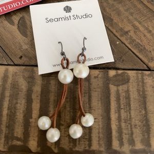 Pearl drop earrings